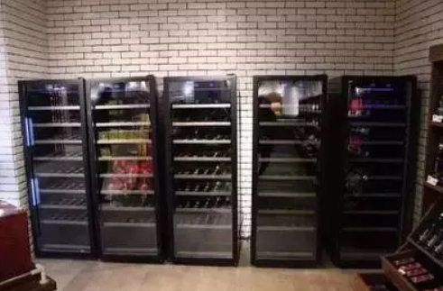为何用普通冰箱储葡萄酒不合适?冰箱与酒柜存在哪些差别?